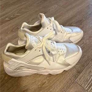 Nike White Women's Sneakers